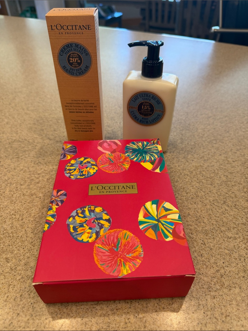 L'Occitane Shea Butter Hand & Body Lotion in gift set 5.2 oz& 8.4oz - Picture 2 of 7